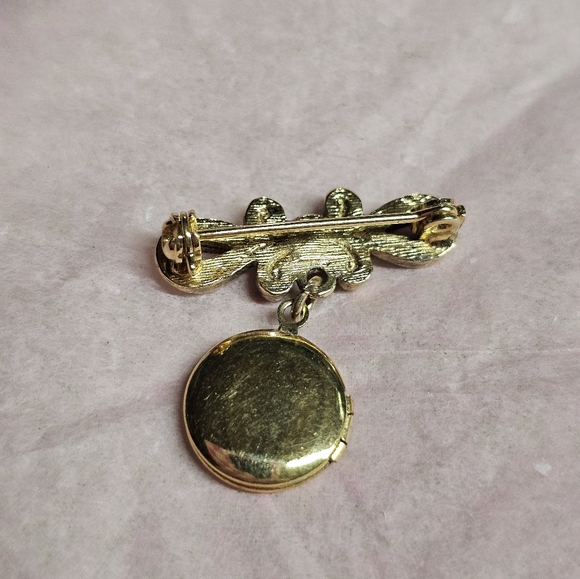 Locket Brooch - Picture 3 of 4